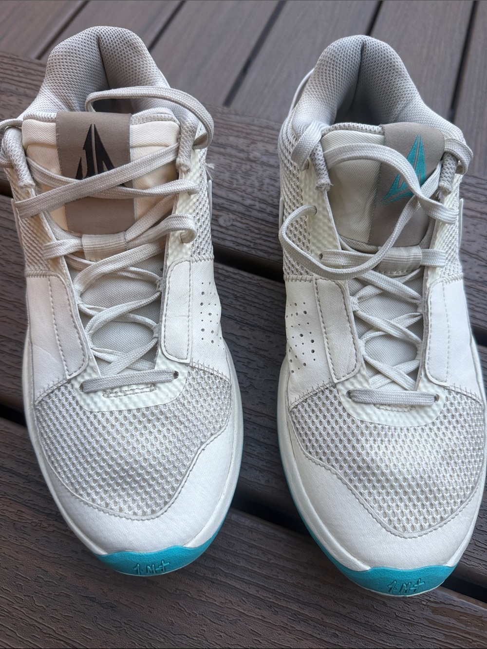Nike Men's White and Teal Athletic Shoes